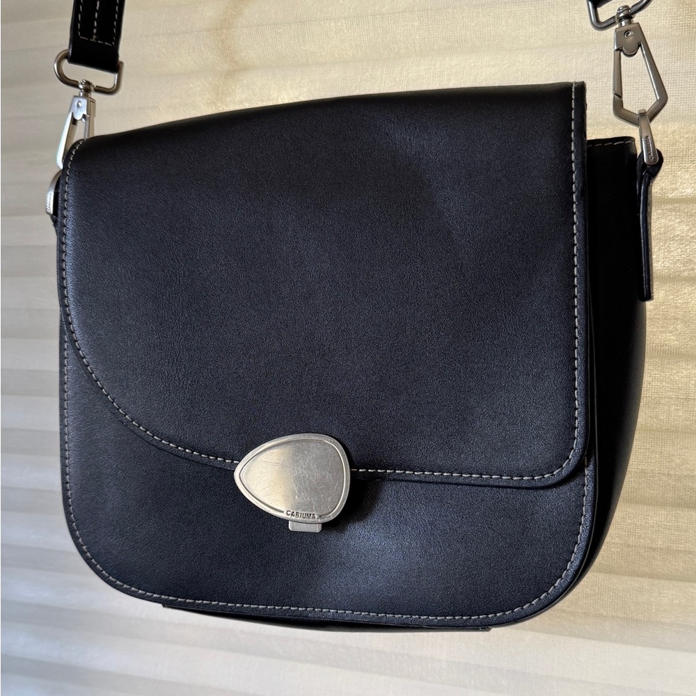 Cariuma Midnight Black Crossbody Bag with Metallic Accents